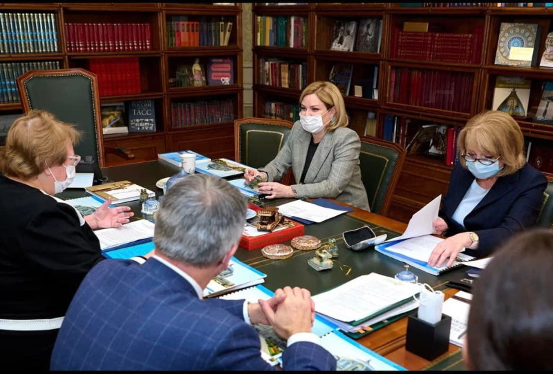 Директор Тульского государственного музея оружия Надежда Калугина представила Министру культуры РФ Ольге Любимовой дорожную карту развития учреждения и рассказала о запланированных выставочны Тульский Государственный Музей Оружия