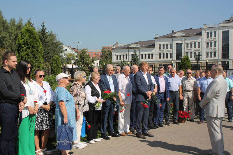 26 августа на Аллее Славы знаменитых оружейников г. Тулы на территории Тульского музея оружия состоялся памятный митинг, посвященный 106-ой годовщине со дня рождения Александра Никитовича Ган Тульский Государственный Музей Оружия
