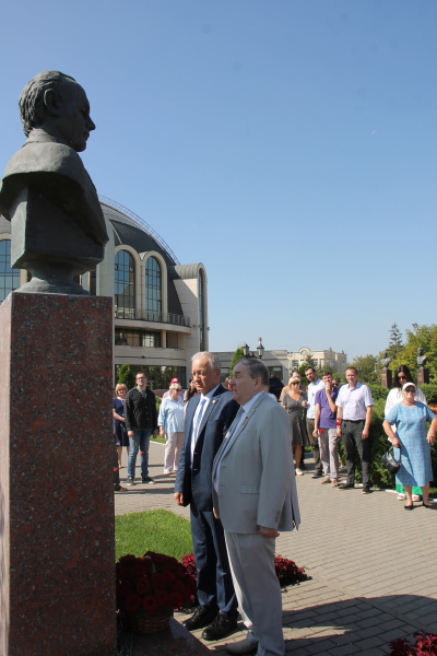 26 августа на Аллее Славы знаменитых оружейников г. Тулы на территории Тульского музея оружия состоялся памятный митинг, посвященный 106-ой годовщине со дня рождения Александра Никитовича Ган Тульский Государственный Музей Оружия