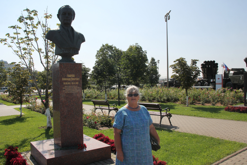 26 августа на Аллее Славы знаменитых оружейников г. Тулы на территории Тульского музея оружия состоялся памятный митинг, посвященный 106-ой годовщине со дня рождения Александра Никитовича Ган Тульский Государственный Музей Оружия