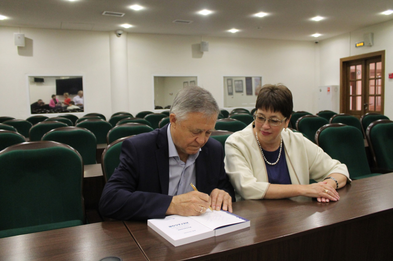 Уроки академика Легасова. К 80-летию со дня рождения знаменитого туляка в музее прошел I этап Легасовских чтений. Тульский Государственный Музей Оружия