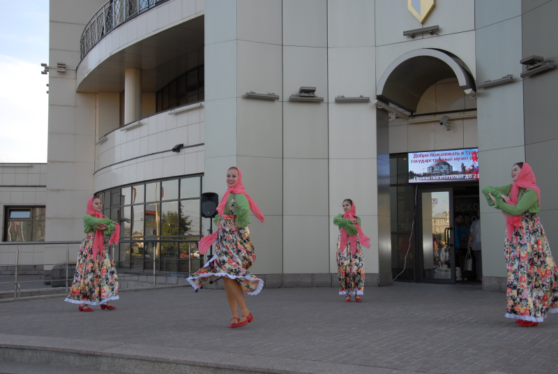 «Пусть живет и процветает наша тульская земля!» - праздничная концертная программа в «шлеме» Тульский Государственный Музей Оружия