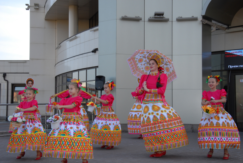 «Пусть живет и процветает наша тульская земля!» - праздничная концертная программа в «шлеме» Тульский Государственный Музей Оружия