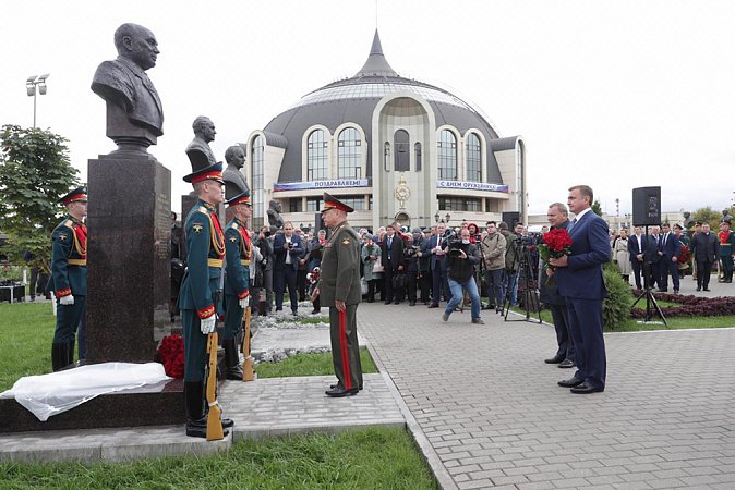 В музее оружия состоялась торжественная церемония открытия бюста – оружейника, Героя России, большого друга музея Николая Александровича Макаровца Тульский Государственный Музей Оружия