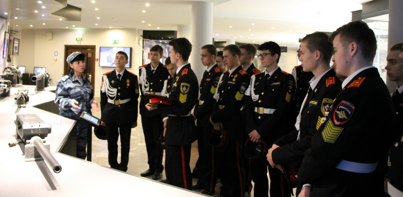 Всероссийская акция «День в музее для российских кадет» в музее оружия Тульский Государственный Музей Оружия