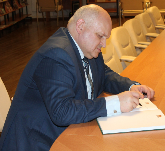 «Испытываю гордость за нашу Родину, давшую миру воистину гениев конструкторской мысли». В.Н. Гриб. Тульский Государственный Музей Оружия