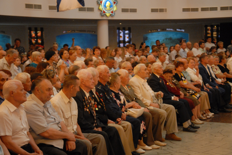 В музее оружия состоялось важнейшее историческое событие - музей получил на хранение священные реликвии города-героя Тулы: знамя города-героя Тулы, медаль «Золотая Звезда», орден Ленина и цен Тульский Государственный Музей Оружия