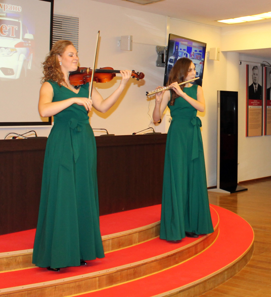 В музее оружия состоялось торжественное собрание, посвященное 65-ой годовщине образования вневедомственной охраны. Тульский Государственный Музей Оружия