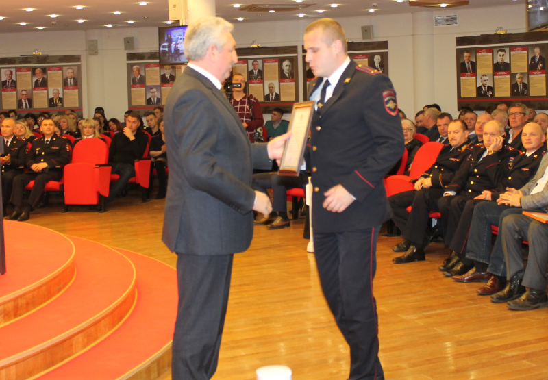 В музее оружия состоялось торжественное собрание, посвященное 65-ой годовщине образования вневедомственной охраны. Тульский Государственный Музей Оружия