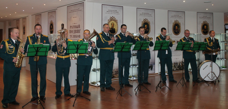 В музее оружия состоялось торжественное собрание, посвященное 65-ой годовщине образования вневедомственной охраны. Тульский Государственный Музей Оружия