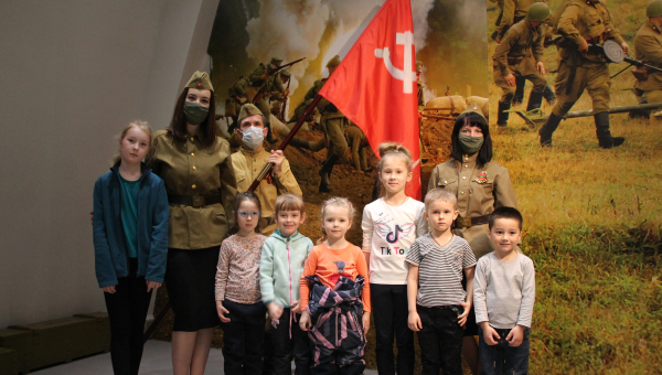 Праздничные мероприятия в Тульском музее оружия продолжаются! Патриотические акции «Под Знаменем Победы!» и «Георгиевская ленточка»! Тульский Государственный Музей Оружия