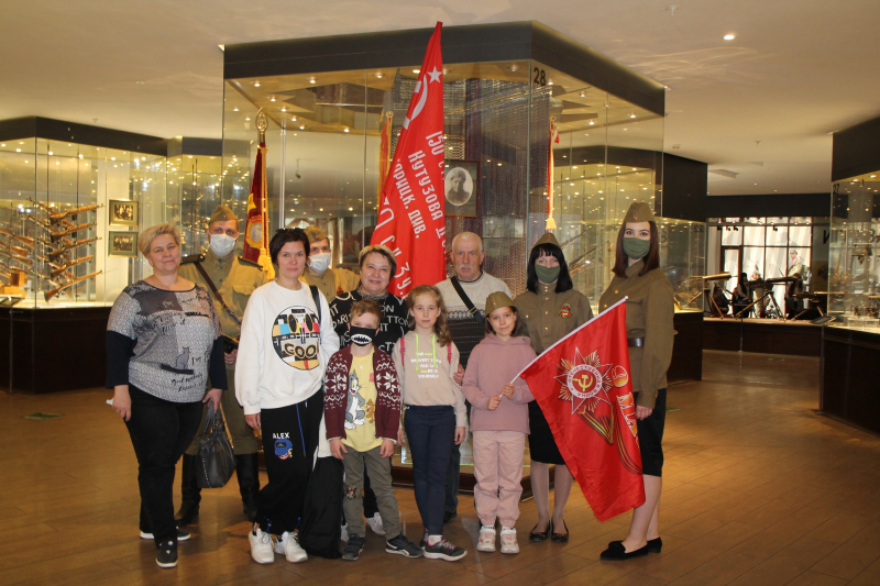Праздничные мероприятия в Тульском музее оружия продолжаются! Патриотические акции «Под Знаменем Победы!» и «Георгиевская ленточка»! Тульский Государственный Музей Оружия