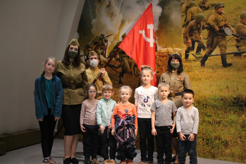 Праздничные мероприятия в Тульском музее оружия продолжаются! Патриотические акции «Под Знаменем Победы!» и «Георгиевская ленточка»! Тульский Государственный Музей Оружия