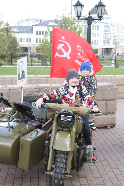 Праздничные мероприятия в Тульском музее оружия продолжаются! Патриотические акции «Под Знаменем Победы!» и «Георгиевская ленточка»! Тульский Государственный Музей Оружия