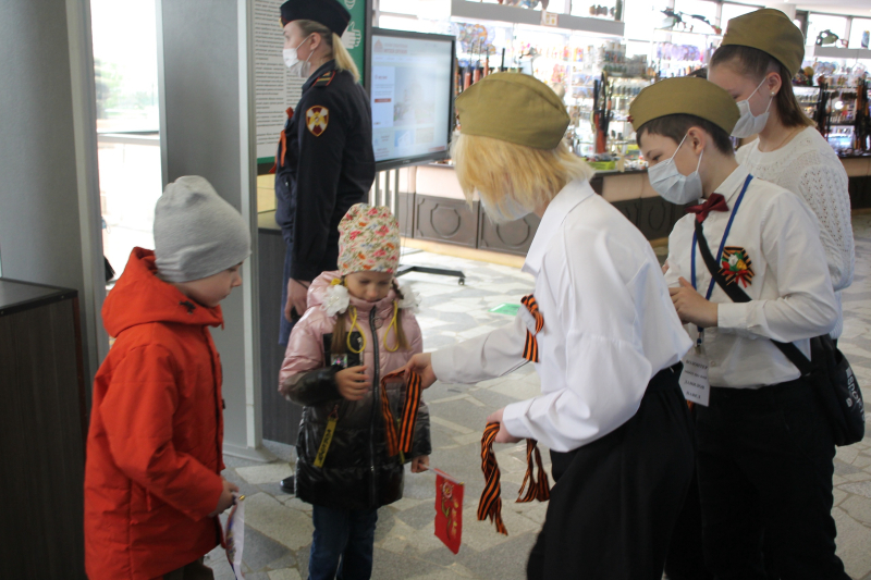 Праздничные мероприятия в Тульском музее оружия продолжаются! Патриотические акции «Под Знаменем Победы!» и «Георгиевская ленточка»! Тульский Государственный Музей Оружия