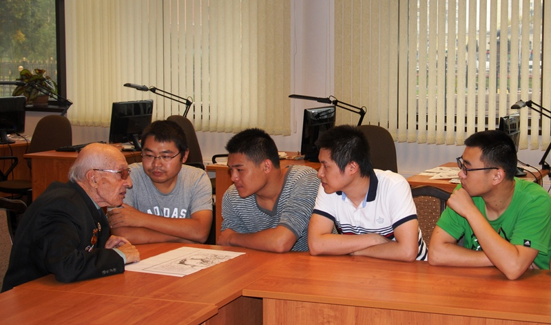 Встреча молодежи с ветеранами-участниками боев на Дальнем Востоке Тульский Государственный Музей Оружия