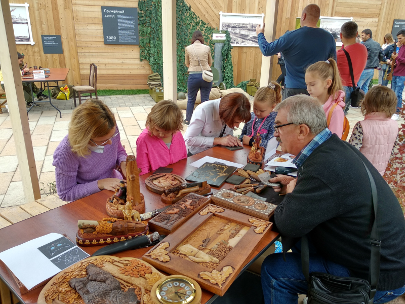 Фестиваль «Тула оружейная: от мастера – до защитника», посвященный Дню оружейника, завершился. Тульский Государственный Музей Оружия