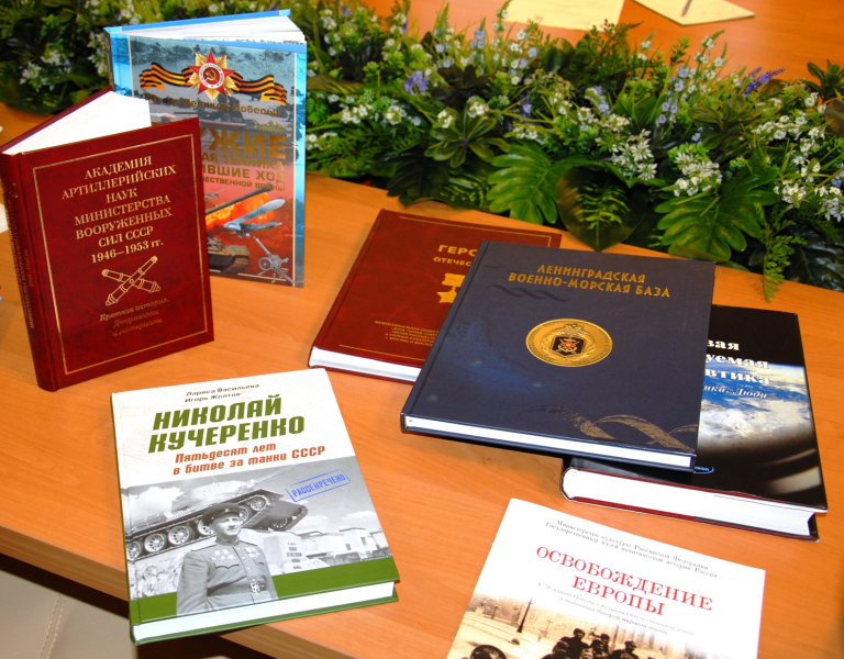 Подарок музею оружия от Председателя ЦИК России В.Е. Чурова Тульский Государственный Музей Оружия