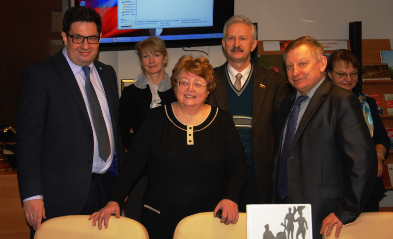 Подарок музею оружия от Председателя ЦИК России В.Е. Чурова Тульский Государственный Музей Оружия