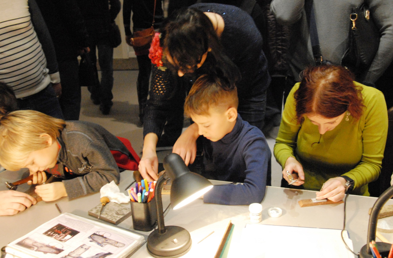 «Ночь искусств». Гравировка, инкрустация, гончарный круг и… радиоуправляемые автомобили. Тульский Государственный Музей Оружия