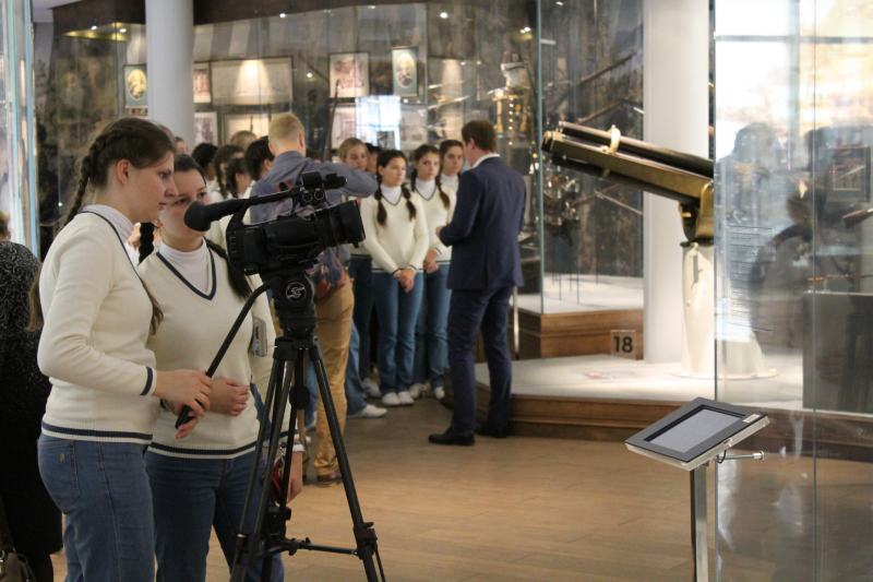 Воспитанницы московского кадетского корпуса «Пансион воспитанниц Министерства обороны РФ» в музее оружия Тульский Государственный Музей Оружия