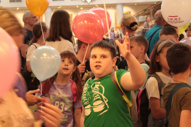 Сегодня Тульский государственный музей оружия по доброй традиции приветствовал юных туляков праздничной программой «ШЛЕМ: Школьники Летом Едут в Музей!» Тульский Государственный Музей Оружия