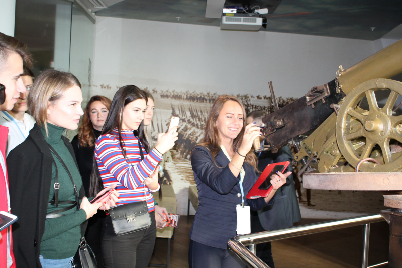 Делегация Российско-Молдавского молодежного форума в музее оружия Тульский Государственный Музей Оружия