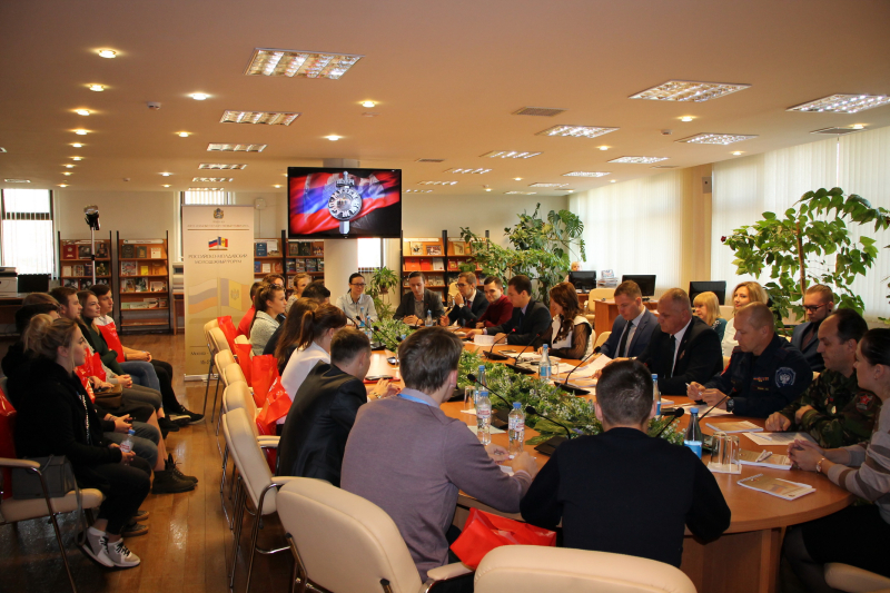 Делегация Российско-Молдавского молодежного форума в музее оружия Тульский Государственный Музей Оружия