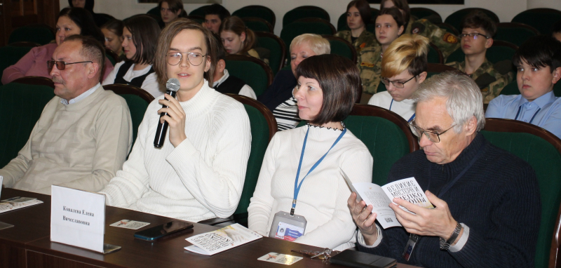 В День народного единства в музее оружия состоялся праздничный телемост под девизом «Мастеров много - Россия одна!» Тульский Государственный Музей Оружия