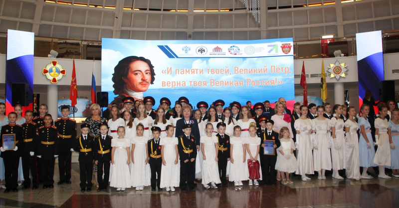 Сегодня посетители музея стали участниками эксклюзивного театрализованного представления «И памяти твоей, Великий Петр, верна твоя Великая Россия!» Тульский Государственный Музей Оружия