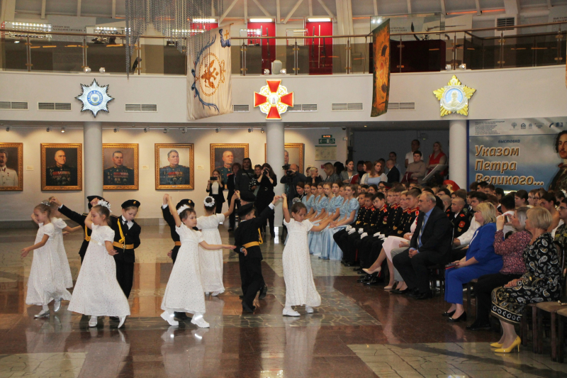 Сегодня посетители музея стали участниками эксклюзивного театрализованного представления «И памяти твоей, Великий Петр, верна твоя Великая Россия!» Тульский Государственный Музей Оружия