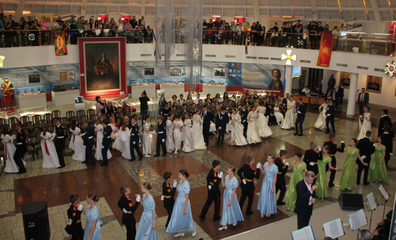 Сегодня посетители музея стали участниками эксклюзивного театрализованного представления «И памяти твоей, Великий Петр, верна твоя Великая Россия!» Тульский Государственный Музей Оружия