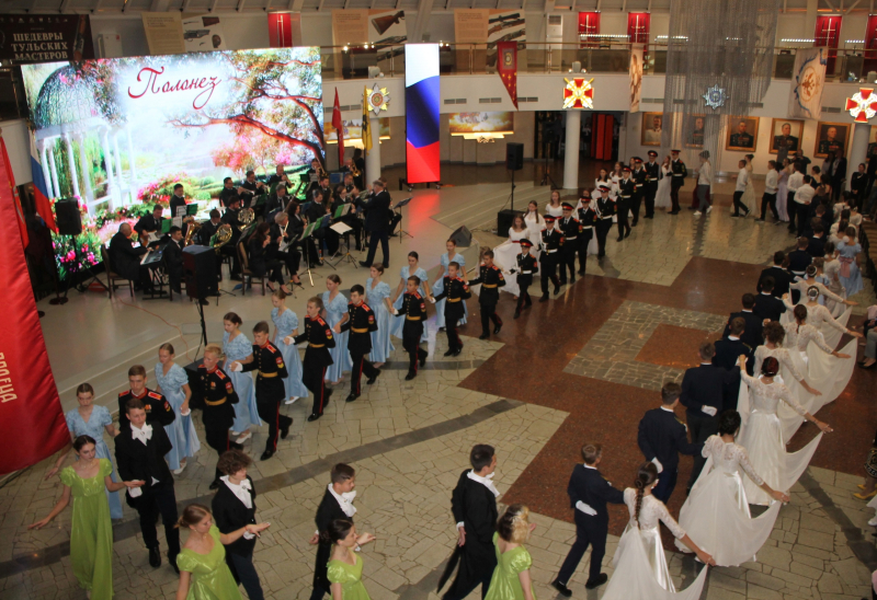 Сегодня посетители музея стали участниками эксклюзивного театрализованного представления «И памяти твоей, Великий Петр, верна твоя Великая Россия!» Тульский Государственный Музей Оружия