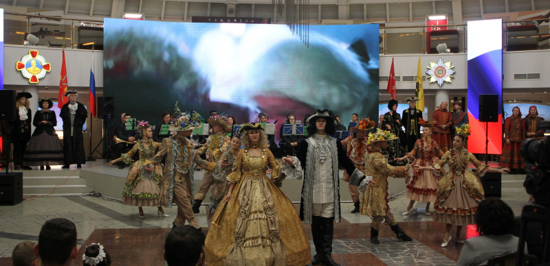 Сегодня посетители музея стали участниками эксклюзивного театрализованного представления «И памяти твоей, Великий Петр, верна твоя Великая Россия!» Тульский Государственный Музей Оружия