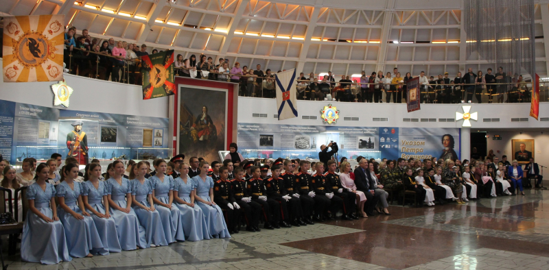 Сегодня посетители музея стали участниками эксклюзивного театрализованного представления «И памяти твоей, Великий Петр, верна твоя Великая Россия!» Тульский Государственный Музей Оружия