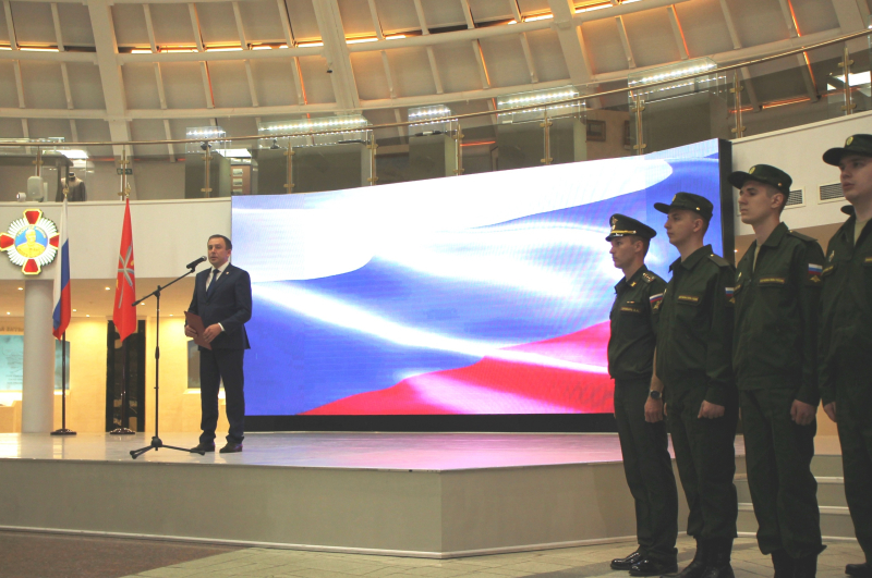 В Зале Славы российского оружия торжественно проводили на военную службу новобранцев научно-производственных подразделений армии России. Тульский Государственный Музей Оружия