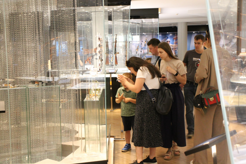 Дорогие друзья, с праздником! С Днем России! Ждем вас в Тульском музее оружия! Тульский Государственный Музей Оружия