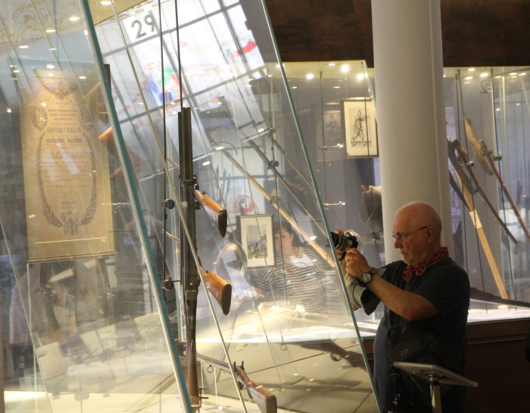 Дорогие друзья, с праздником! С Днем России! Ждем вас в Тульском музее оружия! Тульский Государственный Музей Оружия