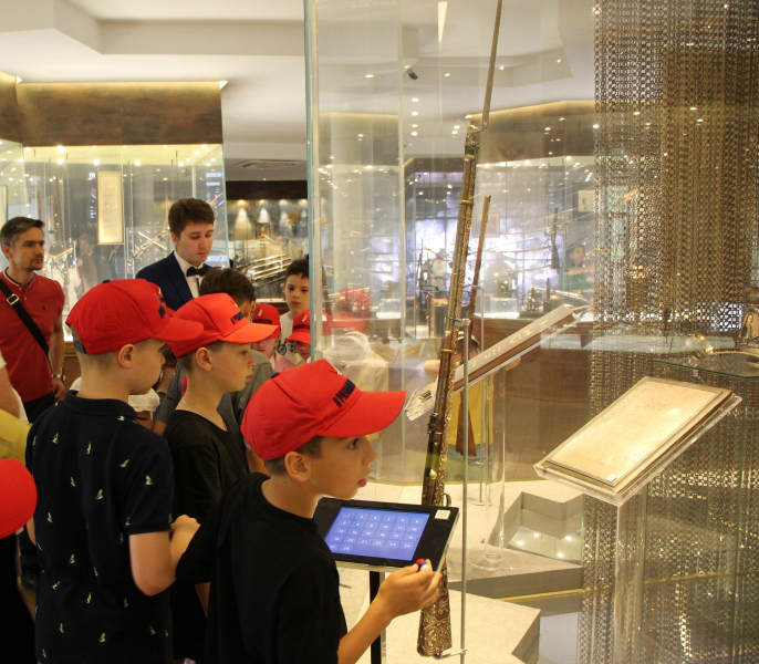 Дорогие друзья, с праздником! С Днем России! Ждем вас в Тульском музее оружия! Тульский Государственный Музей Оружия