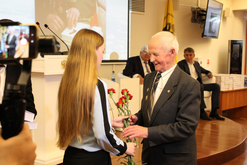 В Тульском музее оружия состоялась презентация пятой книги воспоминаний и размышлений поколений «Мы помним…» Тульский Государственный Музей Оружия
