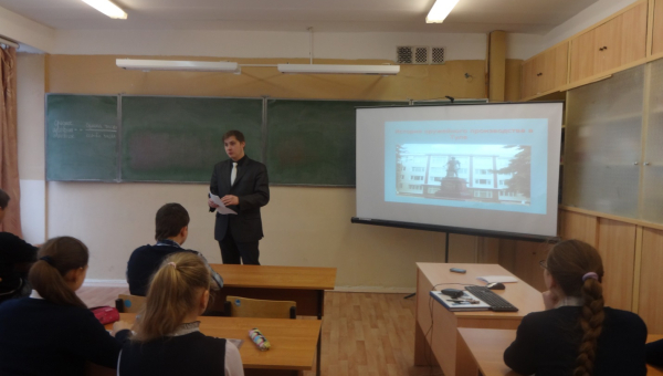 «И в каждом юном сердце благодарность и почет….» Тульский Государственный Музей Оружия