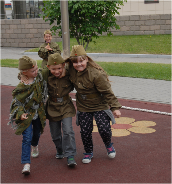 Сегодня в музее оружия успешно прошли «Курс молодого бойца» ученики ЦО № 23 г. Тулы. Тульский Государственный Музей Оружия