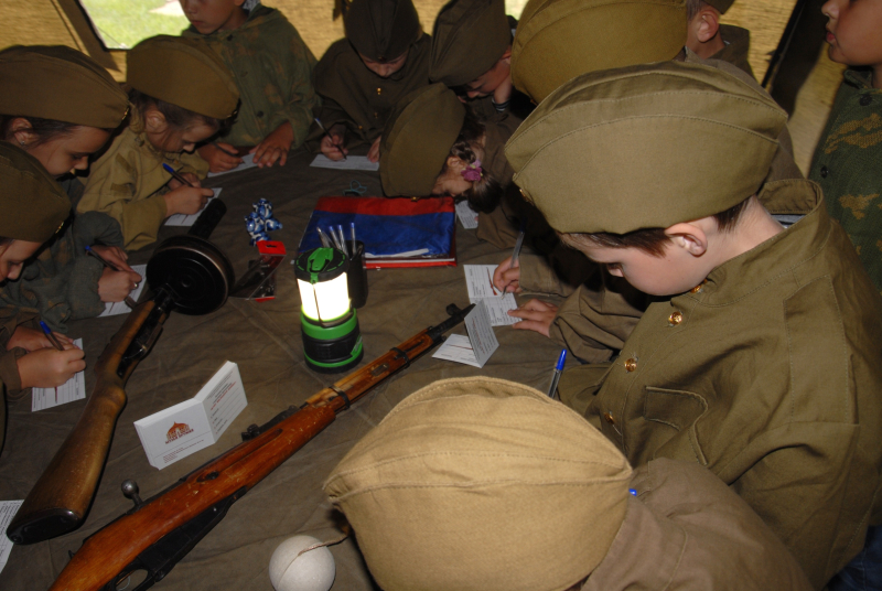 Сегодня в музее оружия успешно прошли «Курс молодого бойца» ученики ЦО № 23 г. Тулы. Тульский Государственный Музей Оружия