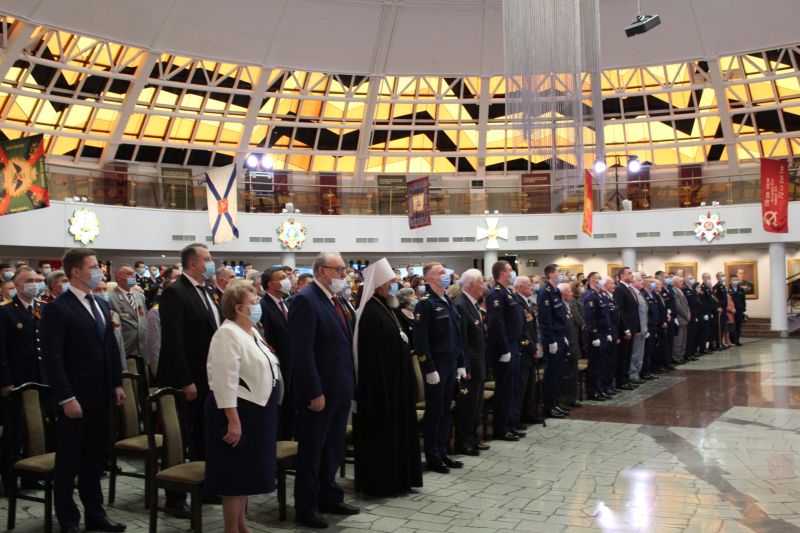 Губернатор Тульской области А.Г. Дюмин поздравил ветеранов Великой Отечественной войны и тружеников тыла с наступающим Днем Победы в музее оружия Тульский Государственный Музей Оружия
