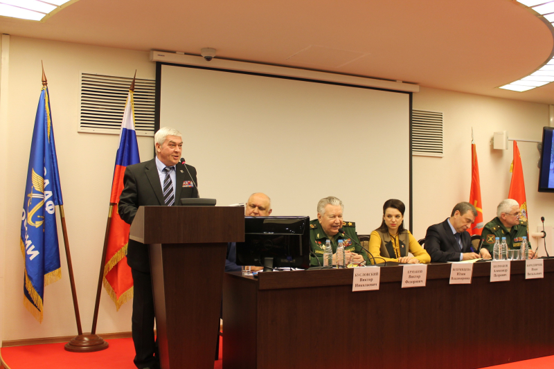 Генерал армии В.Ф.Ермаков: «Дорогие туляки! Вы были героями, сейчас совершаете гражданский героизм и будете героями» Тульский Государственный Музей Оружия