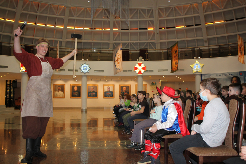 29 декабря в Тульском музее оружия состоится последнее в 2021 году детское новогоднее представление «На страже сокровищ волшебного Шлема»! Тульский Государственный Музей Оружия