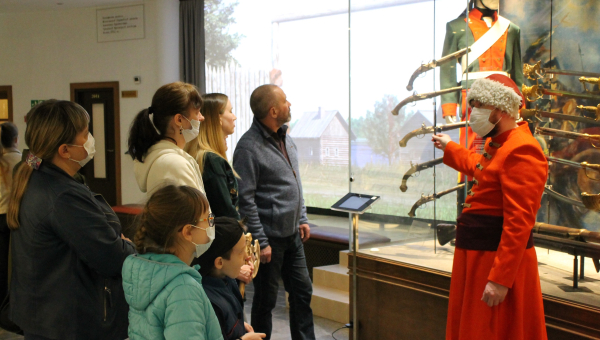 «Россия молодая мужала с гением Петра»: историческое путешествие в «Ночь музеев» в Тульском музее оружия»! Тульский Государственный Музей Оружия