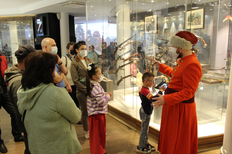 «Россия молодая мужала с гением Петра»: историческое путешествие в «Ночь музеев» в Тульском музее оружия»! Тульский Государственный Музей Оружия