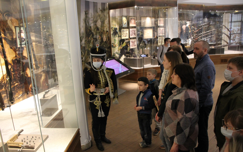 «Россия молодая мужала с гением Петра»: историческое путешествие в «Ночь музеев» в Тульском музее оружия»! Тульский Государственный Музей Оружия