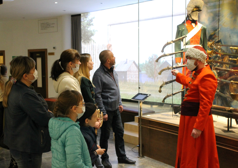 «Россия молодая мужала с гением Петра»: историческое путешествие в «Ночь музеев» в Тульском музее оружия»! Тульский Государственный Музей Оружия